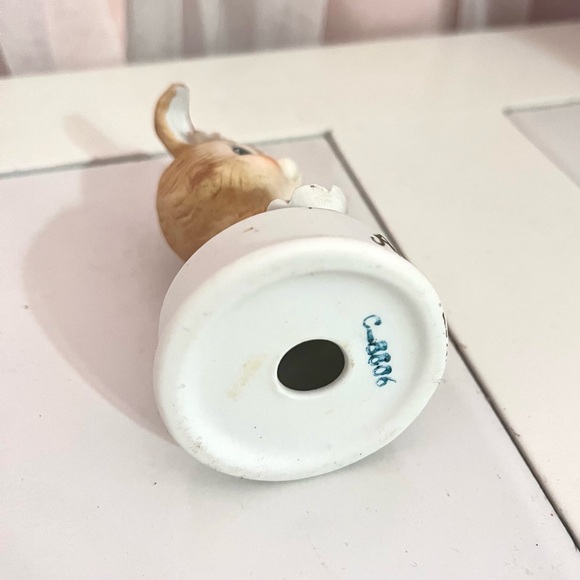 Vintage April Birthday Month Easter Bunny Chick Ceramic Figurine - Picture 4 of 4